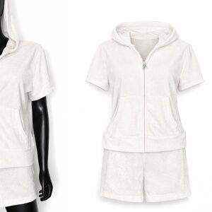 Juicy Couture tracksuit for home, includes shorts and a zip-up jacket, brand new